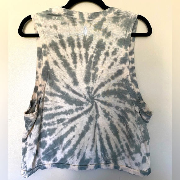 FP Movement by Free People  Cream and Green Tie-Dye Muscle Tee Size Small EUC - Picture 3 of 5